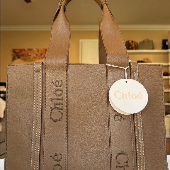 Chloe - Picture 1 of 7